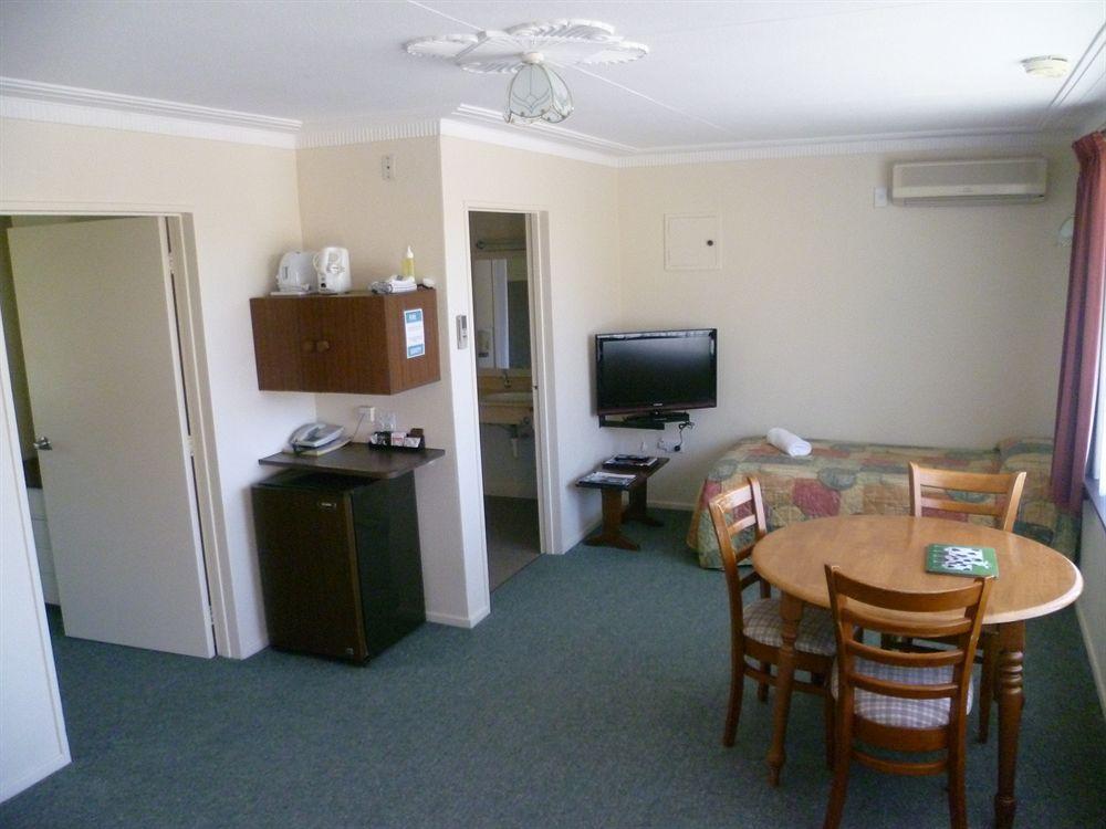 אואהמרו Colonial Lodge Motel מראה חיצוני תמונה